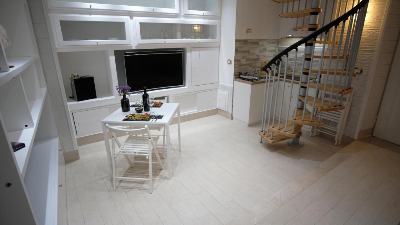 Appartamento La Casa di Angi Lecce Esterno foto